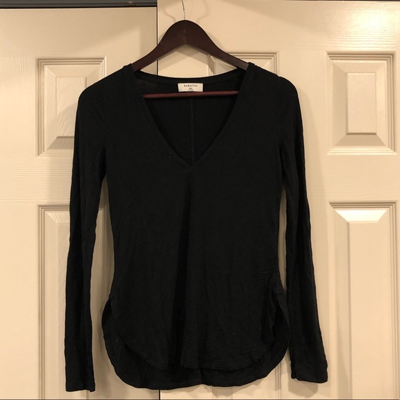 Babaton V-neck long sleeve top - XXS - Picture 1 of 5